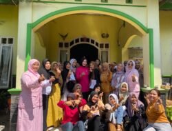 Ibu Nana Adi Erlansyah Hadiri Senam, Cek Kesehatan Gratis dan Pelatihan MUA di Pringsewu Timur