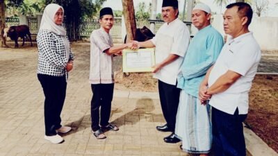 Pemkab Pringsewu Serahkan Hewan Qurban Kepada 3 Masjid di Kabupaten Pringsewu