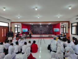 Siswa Baru SMK Telkom Lampung Dibekali Tertib Berlalu Lintas