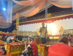 Adi Erlansyah Hadiri Pagelaran Wayang Kulit dalam Rangka Bersih Desa ke-12 Pekon Sumber Rejo