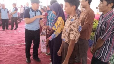 Pemkab Pringsewu Salurkan Bantuan Program Pencegahan Stunting & Kemiskinan Esktrem