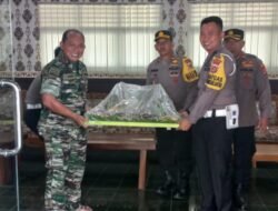 HUT ke-79 TNI, Wakil Kapolres Pringsewu Sambangi Makodim