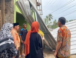 Adi Erlansyah dan Hisbullah Tinjau dan Berikan Tali Asih Korban Terdampak Angin Puting Beliung di Keputran dan Sukoharjo