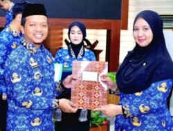 Bupati Pringsewu Serahkan SK Calon Pegawai Negeri Sipil
