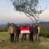 Sambut HUT Kemerdekaan, Polres Pringsewu Kibarkan Merah Putih Di Wilayah Pegunungan