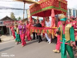 Bupati Pringsewu & Isteri Mendapat Gelar Adat & Kebangsawanan Kerajaan Sekala Brak Kepaksian Pernong